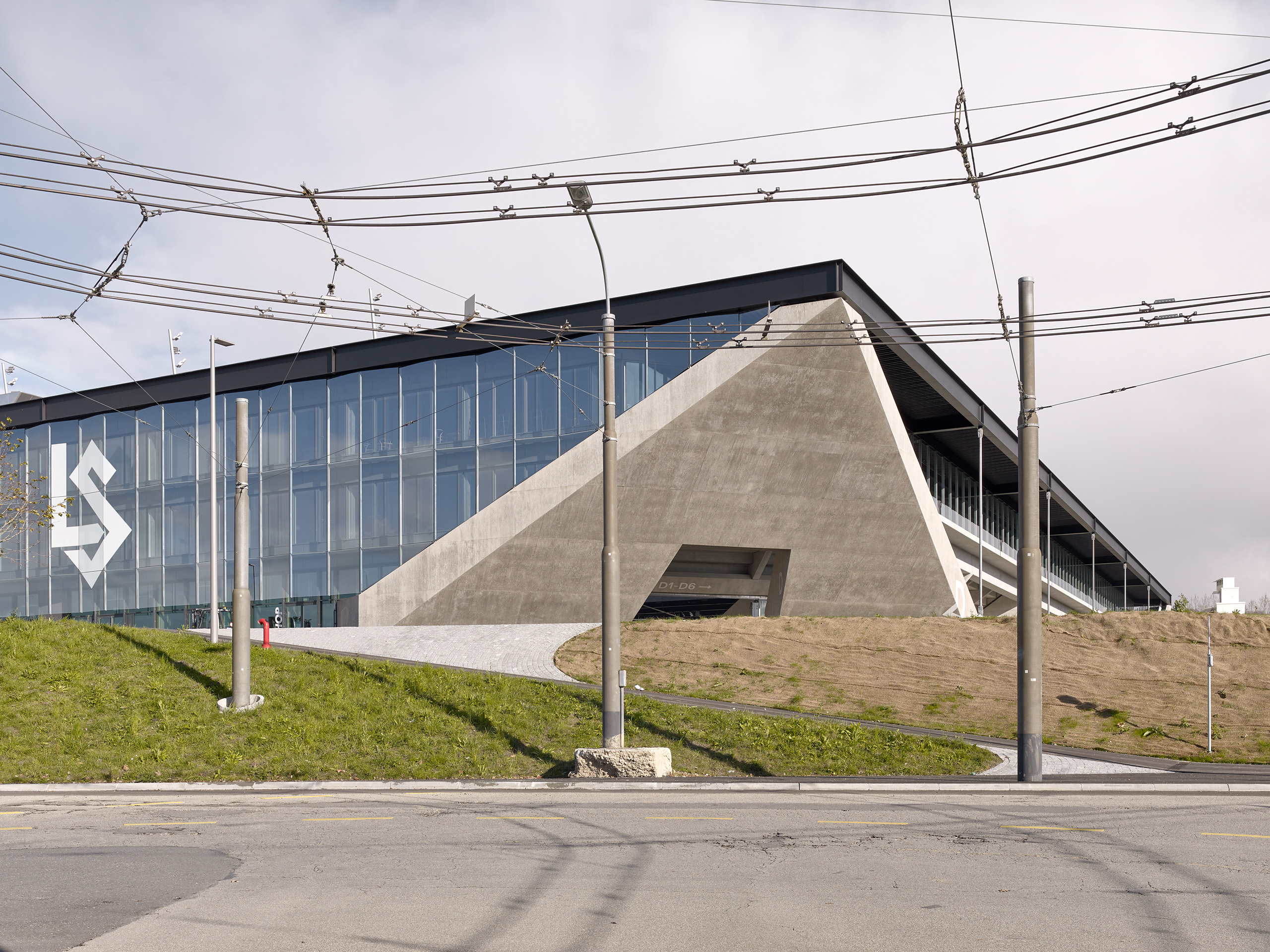 Stade de la Tuilière, Lausanne